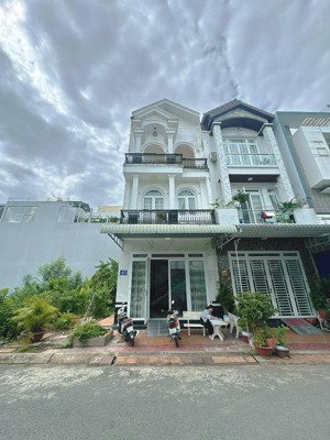 bán nhà 2 lầu sổ hoàn công 173m2 ngay kdc hưng phú kế siêu thị go tp cần thơ