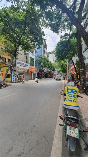 duy nhất! siêu phẩm mặt phố hoàng văn thái,2 mặt tiền, 8 tầng thang máy, giá chỉ 38.9 tỷ
