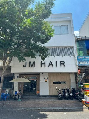 ngộp bank giảm thêm 12 tỷ đường huỳnh văn bánh dt: 7.7x25m kc: 5 tầng hđt: 160tr/tháng giá: 39 tỷ