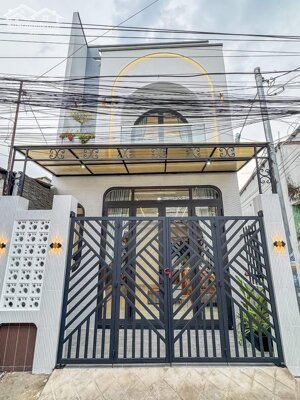 Nhà lầu góc 2 mặt tiền - 3 phòng ngủ - Gần chợ Tầm Vu
