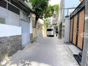 nhà mới 4 tầng ở ngay quận 10 hẻm xe hơi đậu cửa thông 60m2 ngang 5m hiếm có giá 9 tỷ 190