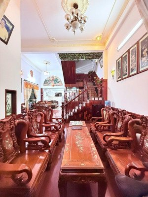 -- bán nhà 4 tầng kiệt ô tô tránh nhau hà huy tập
