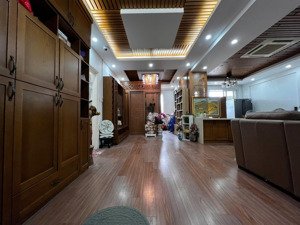 vợ chồng em cần bán căn hộ chung cư tultraco 335 cầu giấy - dt 127m2 - giá 8,5 tỷ - sổ đỏ - căn góc