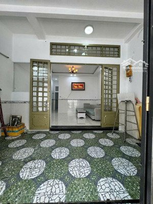 sát mt đường phan văn trị dt (4.5x12.5m) 1 trệt 1 lầu hẻm thông lh 