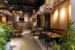 có nhà đẹp cho thuê tại mặt phố huế 130m2 x 5t, mặt tiền 4m giá 100tr, có thang máy, kd mọi mô hình