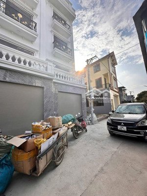 mở bán từ thô cụm 15 căn xây mới dt 35m2x4 tầng oto đỗ, ngay sát ql6, đồng mai biên giang 3,x tỷ