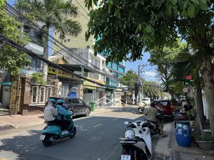 bán lô đất 110m2 mặt tiền đường ngay trương văn thành. chỉ 8.x tỷ tl