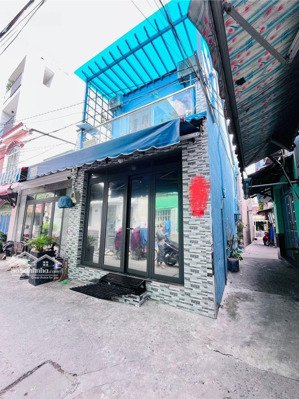 bán nhà lô góc, âu dương lân , quận 8
41m2( 4,1x10) _ 2 tầng , giá chỉ 3,9 tỷ