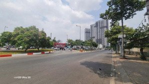 kẹt vốn nên cần chuyển nhượng dự án đầy đủ pháp lí, mua vào chỉ việc xây dựng và mở bán