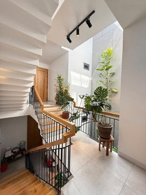 nhà 3 tầng + tum đẹp kđt hà quang 2 mặt tiền đường 14 đối diện trường học