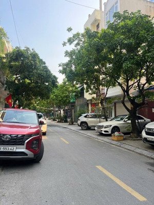 hàng xóm kđt xa la, mậu lương. nhà 3 thoáng, ô tô, 59m2, sỏi đỏ, giá đầu tư. 11 tỷ 