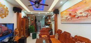 bán nhà mậu lương.cạnh sân bóng.34m2.xây 5 tầng.full nội thất.3 phòng ngủ.sát khu đô thị.giá 5tỷ280