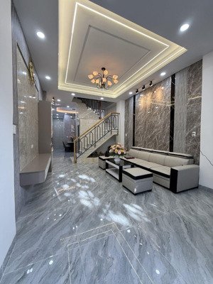nhà đẹp mới tinh - ngay trung tâm vĩnh phú - 3pn - 3wc - full nội thất cao cấp chỉ 6.19 tỷ