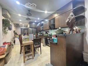 chính chủ cần bán gấp nhà gia quất 55m2 5 tầng lô góc, ô tô đỗ cửa, 30m ra mặt ô tô tránh. hơn 8 tỷ