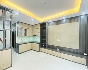 bán nhà đền lừ - 8 tỷ - 40m2 - 5 tầng thang máy - ngõ rộng sh quay đầu