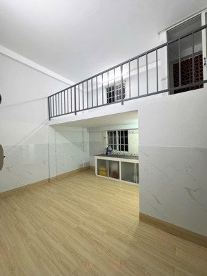 nhà becamex hòa lợi, lầu 3 sổ hồng: 395 triệu. còn bớt cho anh em đang gặp khó khăn về chỗ ở