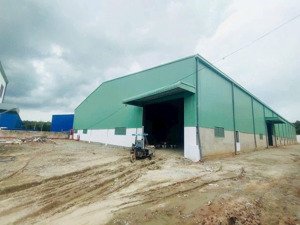 cho thuê xưởng mới xây 4800m2.pccc tự động,sản xuất đa ngành nghề ,gần khu công ngiệp nam tân uyên,