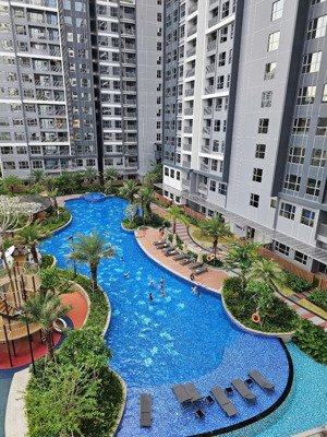 bán chuyển nhượng căn gốc view nội khu hồ bơi