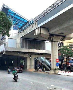 bán nhà hồ tùng mậu - 40m2 - 5 tầng - ô tô - sát phố - sổ đỏ chính chủ - giá chỉ 9,0 tỷ