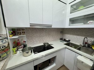 còn sót căn nhà duy nhất tại long biên - ô tô đỗ gần - nhà dân xây - tặng full đồ - 4,92 tỷ.