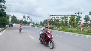 BÁN ĐẤT HỒNG TIẾN ĐƯỜNG 40M KÉO DÀI NGỌC THỤY 306M, MT 18M.