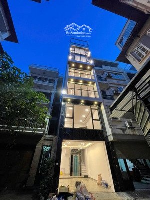 lô góc ô tô tránh ô tô vào nhà 7 tầng thang máy nở hậu trung tâm bồ đề ngõ 377