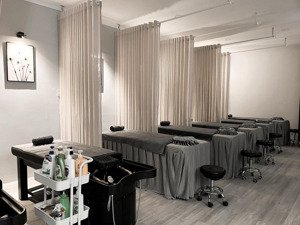 cho thuê nguyên căn mặt phố huỳnh thúc kháng dt 90m2x5tầng, mt 5m đoạn đẹp cạnh ngân hàng giá 7x