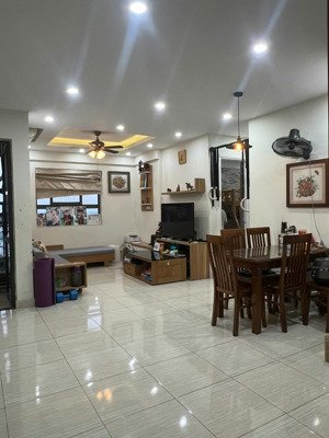 bán căn hộ toà d2ct2, tây nam linh đàm. sổ đỏ chính chủ s= 80m2 - 2 phòng ngủ - 2 vs