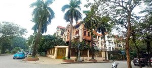 bán biệt thự đường nguyễn ư dĩ, thảo điền - 18x20m - 2 tầng sân vườn - giá 52 tỷ