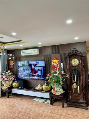 bán căn 3pn,dt 103m,full nội thất,tầng trung, hướng mát,giá 7,5 tỷ cc green star 234 phạm văn đồng.