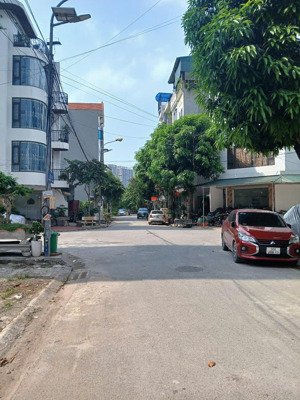 bán nhà cầu diễn 80m x 5 tầng, t/máy ,cạnh đh công nghiệp, gara ,vỉa hè ô tô , kd tốt, chỉ 16,7 tỷ