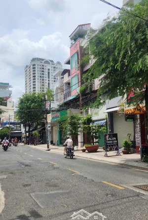 bán nhà tôn thất hiệp _ 2 mặt hẻm 6m sát mặt tiền _ 4 tầng mới đẹp ở ngay _ 83m2 chỉ 12,8 tỷ.