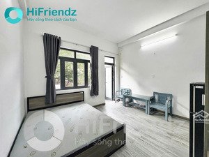 căn studio có cửa sổ + ban công cực thoáng