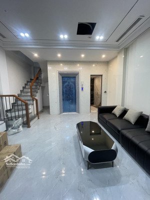 nhà mới đẹp thang máy ô tô đỗ cổng trung tâm nguyễn văn cừ ngõ thông ngọc lâm