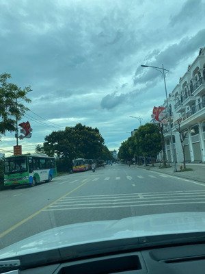 chính chủ bán căn liền kề mặt đường lớn cổ loa dự án calyx residence 319 bộ quốc phòng