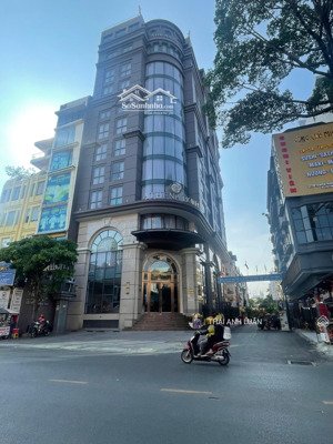 kẹt bank hạ 5 tỷ bán khách sạn nguyễn thái bình. 160m2(8,2x20m), hầm 7 tầng, hđt: 250tr/th. 37 tỷ