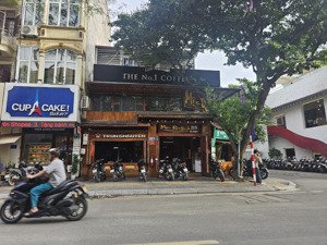 xuân la nhà mặt phố đẹp, 3 tầng, mặt tiền rộng, 150m² kinh doanh mọi mặt hàng.giá 70tr.