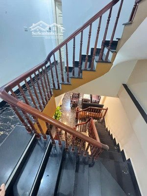 bán nhà dân xây-ngõ 136 cầu diễn- minh khai-8m ra ô tô-sổ như a4- 43m - 5.9 tỷ