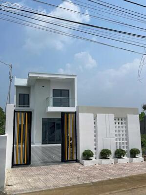 Chính chủ bán gấp căn nhà ngay vòng xoay Kim Hằng
