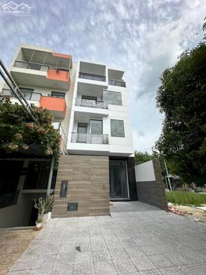 Nhà 3 lầu đường 30mét KDC Khang Điền intresco