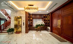 Bán gấp Mặt phố Phạm Huy Thông giá 43,8 tỷ, 65mx5 tầng, View hồ