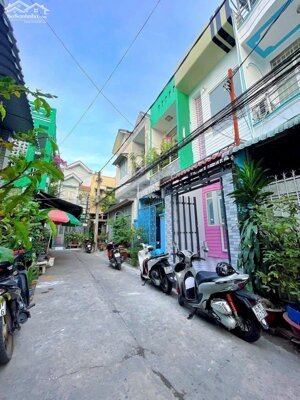 CHO THUÊ nhà 1T1L, MỚI ĐẸPH20 NGUYỄN TRÃI, xéo UBND Quận NK