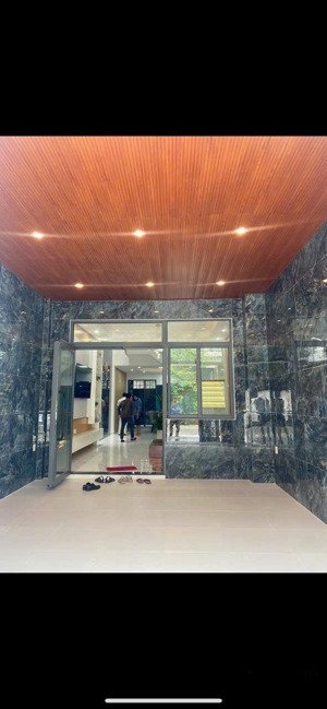 bán nhà 3 tầng full nội thất đường 7m5 nguyễn thuý- hoà minh- sát biển nhà thiết kế hiện đại