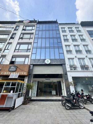 cho thuê nhà ngõ ô tô tại hoàng quốc việt . dt : 90 m * 7 tầng . mt : 8 m . thông sàn , thang máy