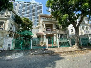 bán biệt thự phú mỹ hưng khu mỹ văn diện tích 17,5x16m. 280m2 đất, xây dựng 3 tầng, nhà thô