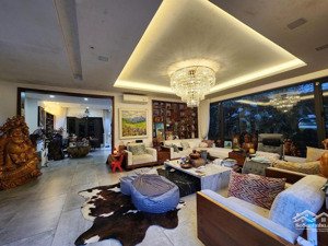 hàng hiếm - bán biệt thự thành phố giao lưu sát hồ điều hoà - full nội thất nhập khẩu