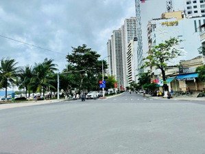 bán lô đất 2 mặt tiền đường phạm văn đồng, cách biển chỉ vài bước chân