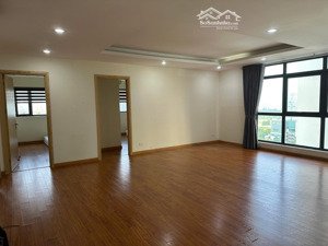 cho thuê gấp căn hộ chung cư 3pn nội thất cơ bản bên ngoại giao đoàn toà no1t3