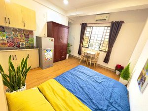 cho thuê phòng studio cửa sổ thoáng _ 35m2 _ gần vòng xoay trần phú