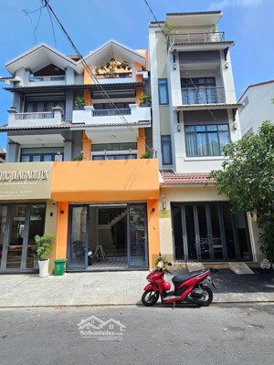 cho thuê nhà khu sầm uất quốc hương, thảo điền - 1 trệt 2 lầu, áp mái (4,2x17m). giá 58tr/th